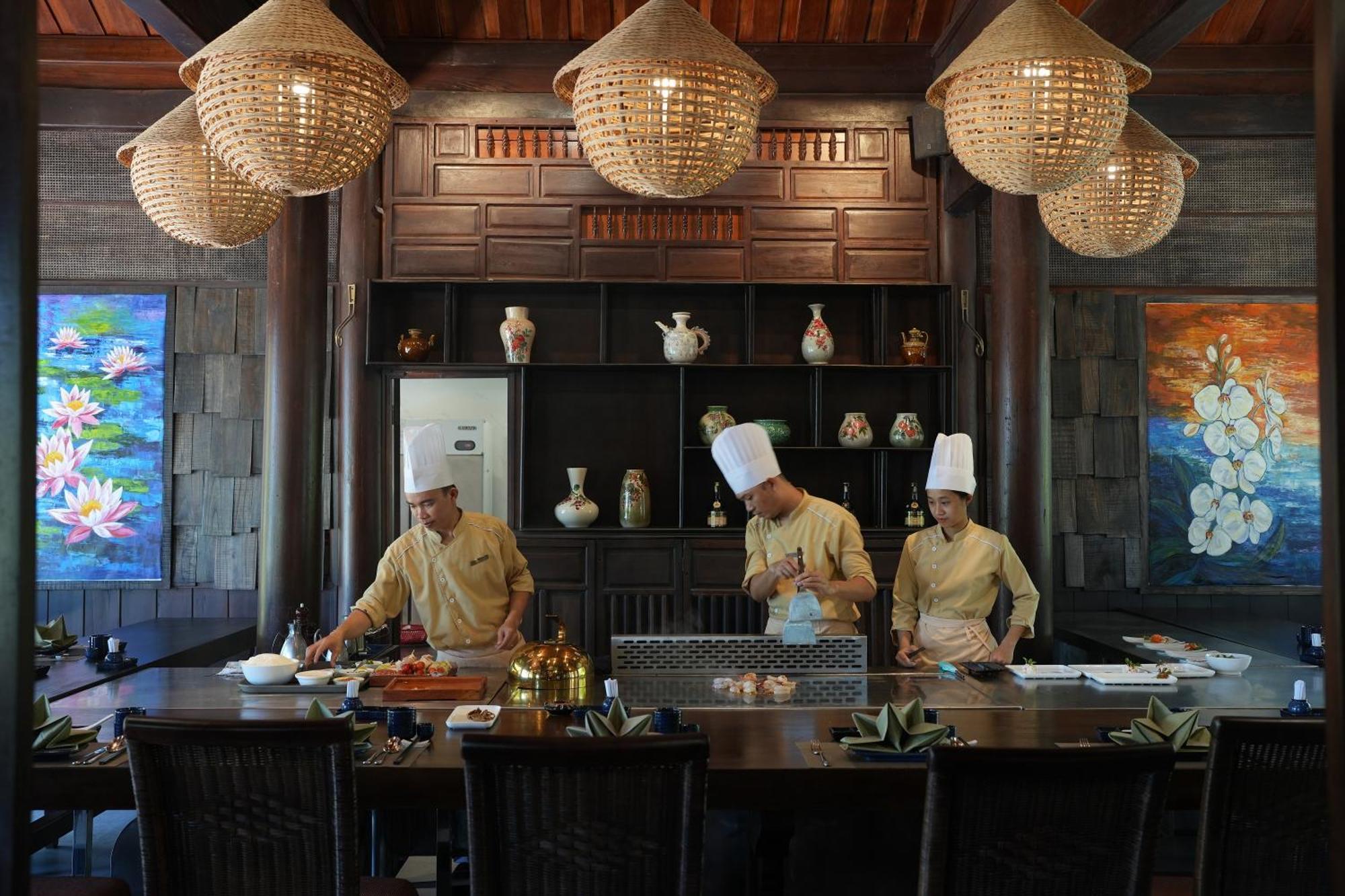 Palm Garden Beach Resort & Spa Hội An Kültér fotó Thai chefs at work