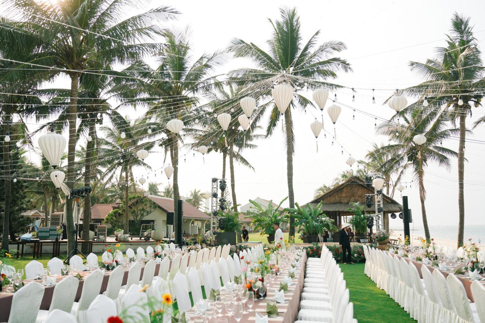 Palm Garden Beach Resort & Spa Hội An Kültér fotó A wedding reception at the Royal Cliff Beach Hotel