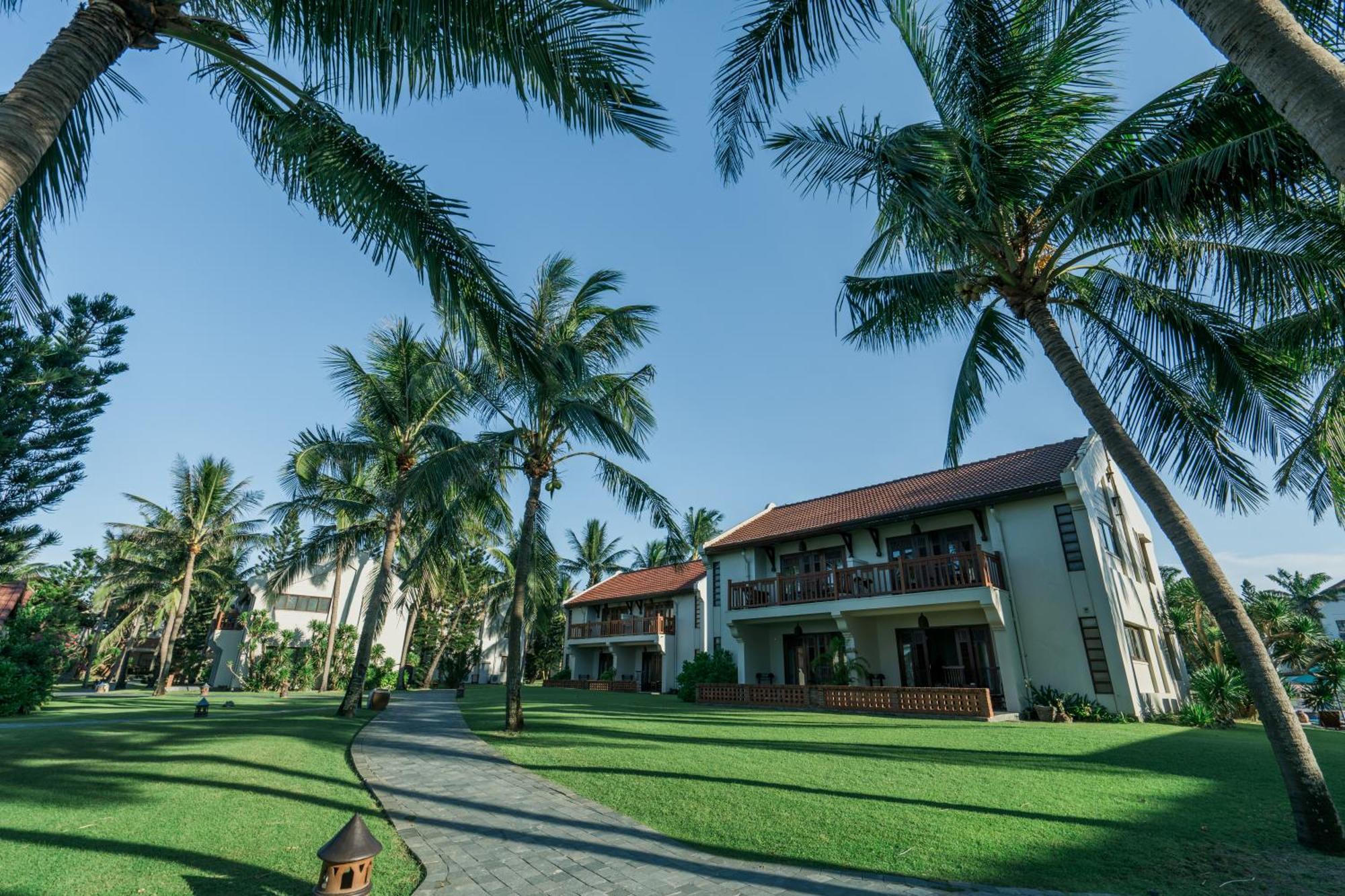 Palm Garden Beach Resort & Spa Hội An Kültér fotó The resort's grounds