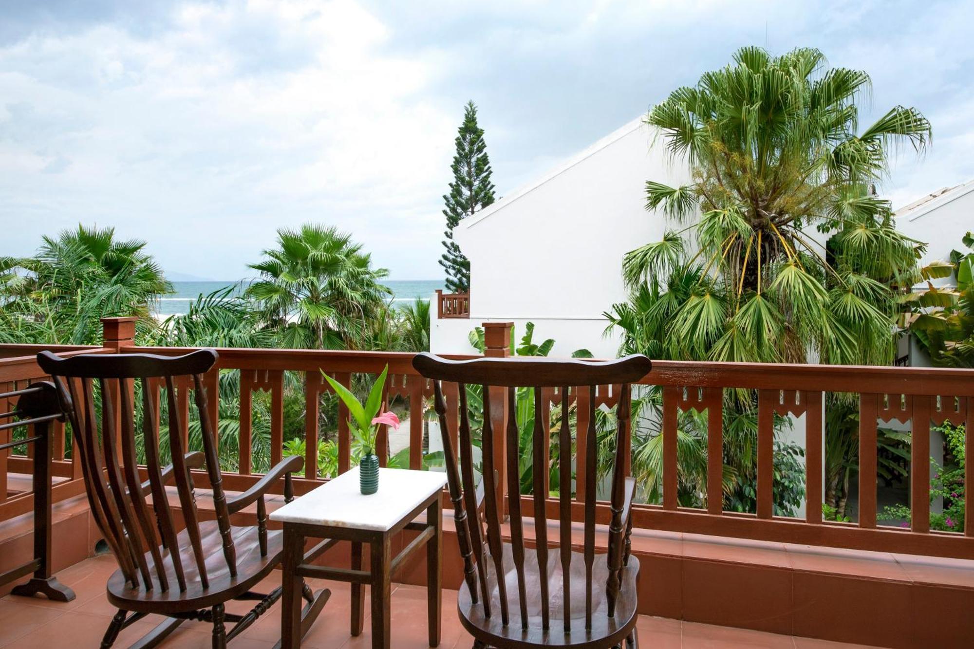 Palm Garden Beach Resort & Spa Hội An Kültér fotó A balcony