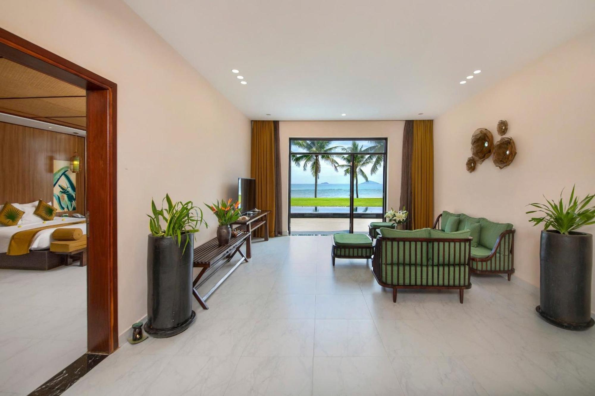 Palm Garden Beach Resort & Spa Hội An Kültér fotó Suite at Vinpearl Hotel Nha Trang